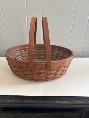 Longaberger Rich brown Oval Roaster basket with protester